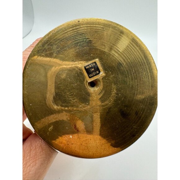 Vintage whimsical brass frog under umbrella made in India - Picture 4 of 5